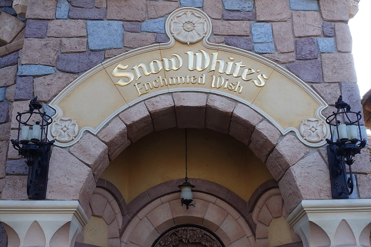 Snow White's Enchanted Wish at Disneyland Park